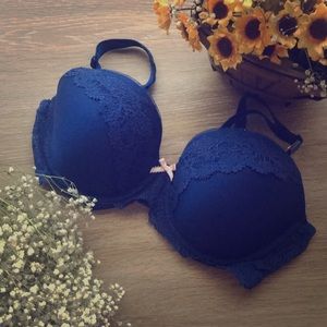 Victoria Secret Navy Lace bra